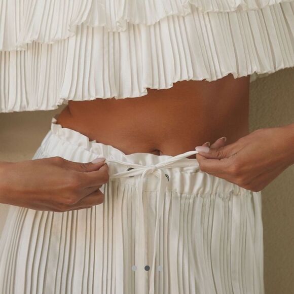 By Anthropologie High waisted plisse wide legs pants - Picture 2 of 4